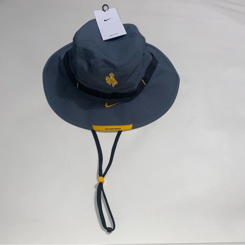 Men's Nike Gray Wyoming Cowboys 2021 Sideline Performance Bucket Hat Sz M/L